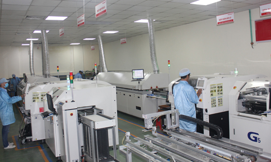 Dàn máy dán chip LED theo công nghệ Nhật Bản trị giá 30 tỷ đồng vừa được Công ty CP Bóng đèn Điện Quang đầu tư.