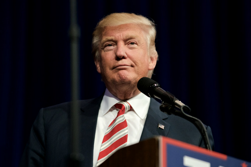 Donald Trump được yêu cầu nên ủng hộ hiệp định TPP.