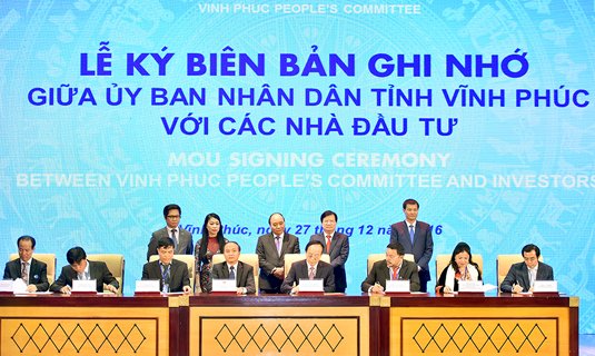 Thu tuong chung kien le ky ket bien ban ghi nho giua ubnd tinh Vinh Phuc va cac nha dau tu