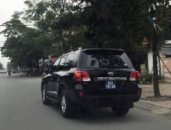 Chiếc xe biển xanh 80A-16768 của Văn phòng UBND tỉnh Nghệ An do Cienco 4. Ảnh: N.A. 