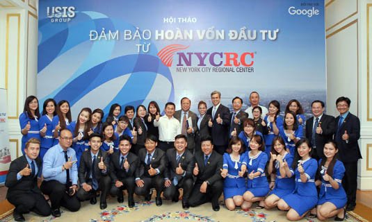 Tập thể USIS Group hừng hực năng lượng trước giờ khai mạc sự kiện