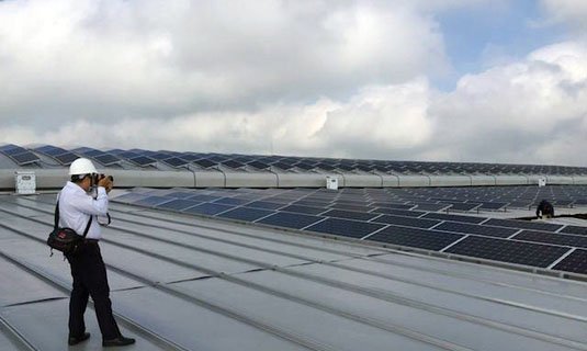 Nhà máy điện mặt trời của Tập đoàn Sao Mai ẢNH: THANH THÚY