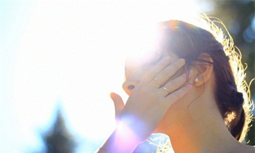 cach-so-cuu-khi-bi-soc-nhiet-ngay-nang-nong_1