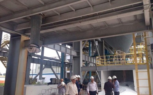 Bên trong nhà máy Alumin Nhân Cơ.