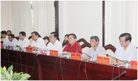 Các đồng chí lãnh đạo tỉnh và các đơn vị hữu quan tại cuộc họp bàn về kế hoạch triển khai Dự án Điện gió Phú Cường tại Sóc Trăng