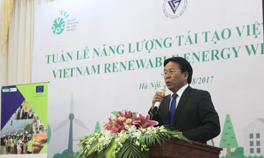 Tiến sỹ Nghiêm Vũ Khải – Phó Chủ tịch VUSTA phát biểu tại lễ khai mạc Tuần lễ Năng lượng tái tạo Việt Nam 2017