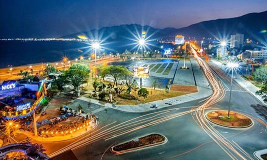 Quảng trường Quy Nhơn đêm về