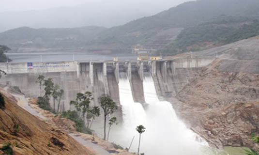Nhà máy thủy điện Hủa Na huyện Quế Phong.