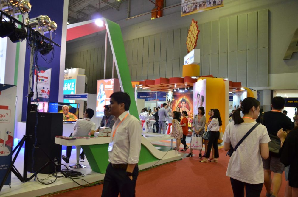 Hình ảnh các gian hàng tại triển lãm.