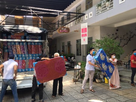 Nhân viên Cty chị mà ủng hộ