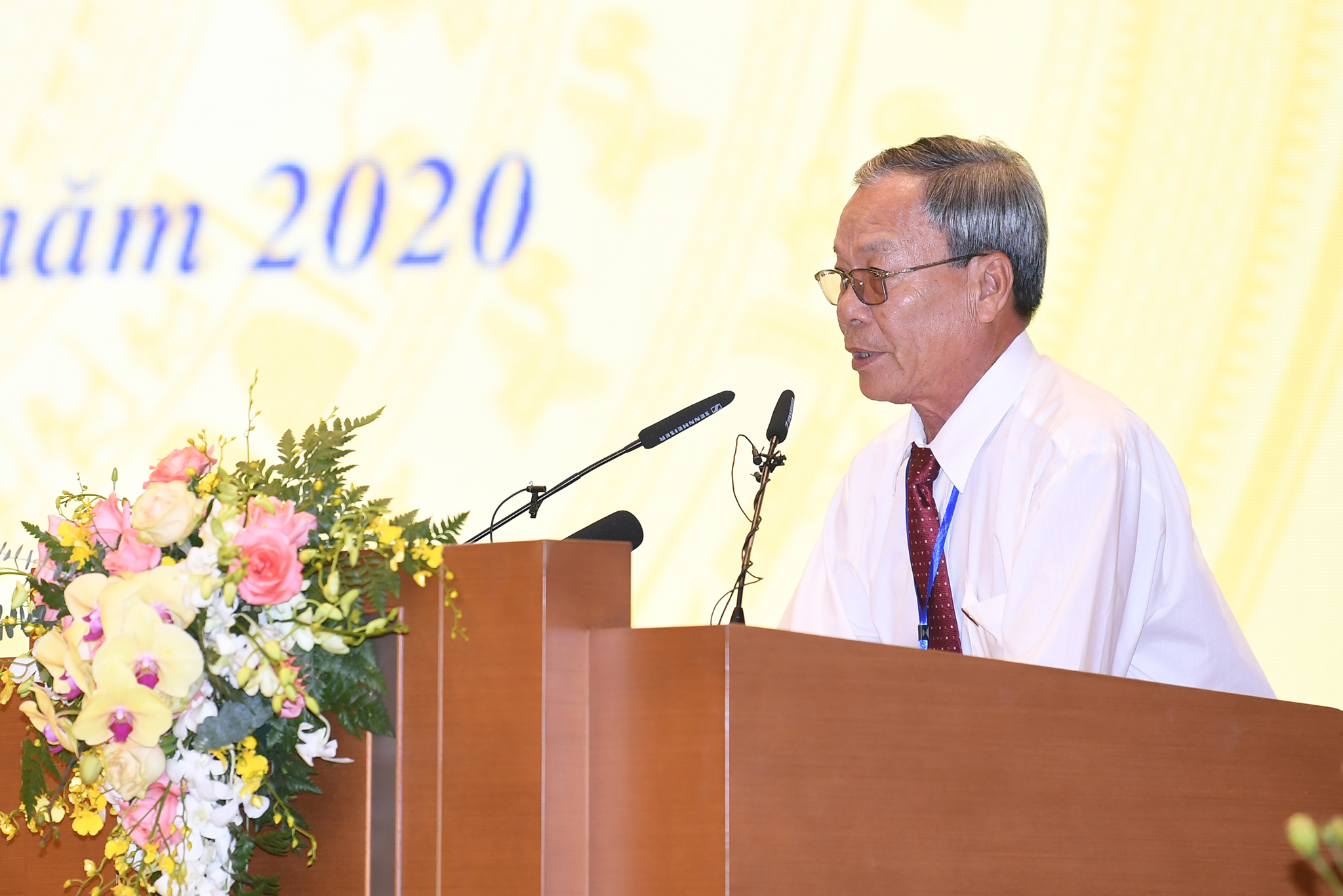 Đại biểu tham luận