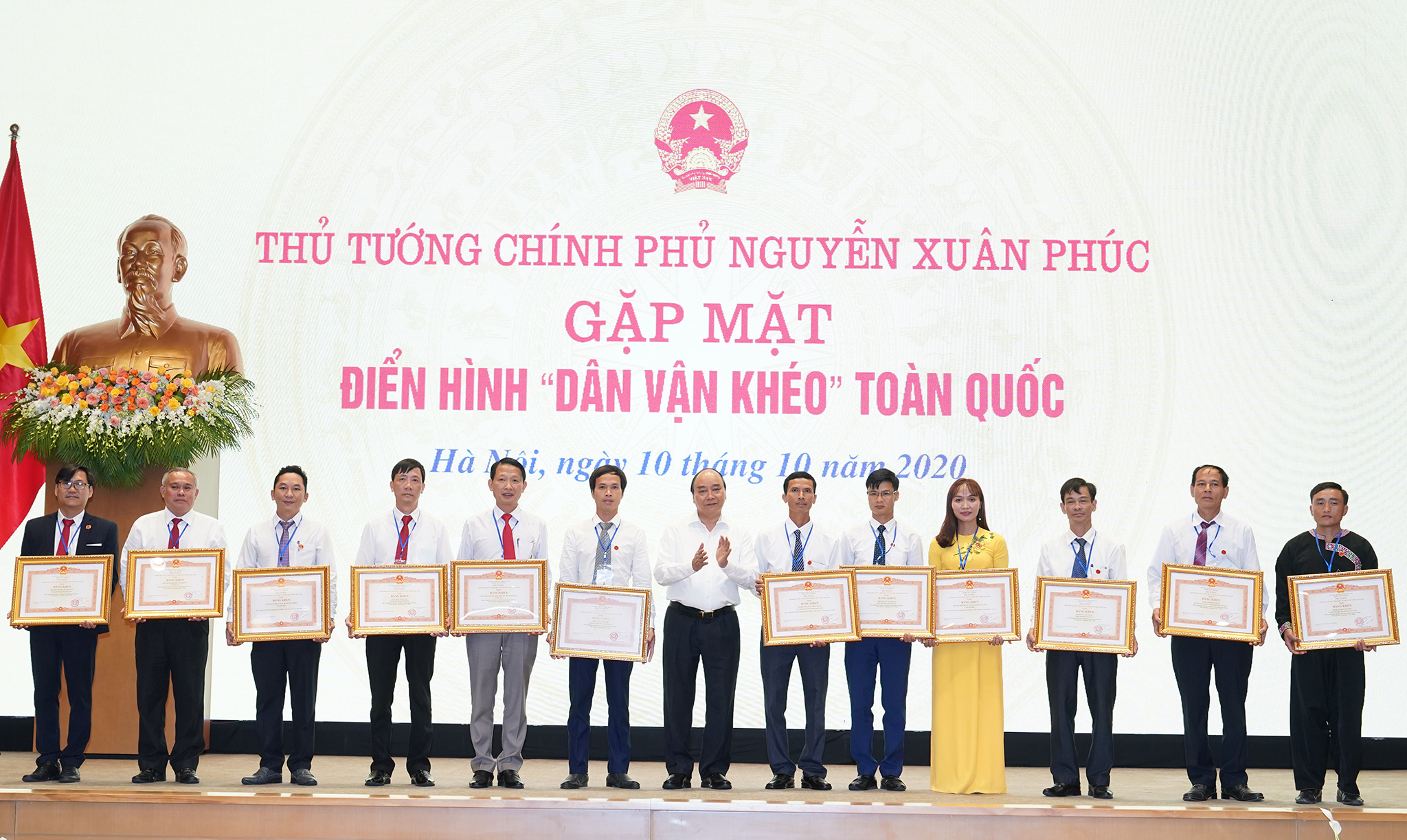 Thủ tướng tặng bằng khen cho các tập thể