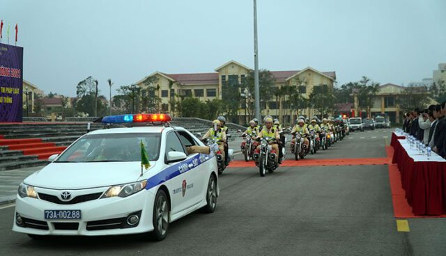 Lực lượng CSGT, CSTT tỉnh Quảng Bình ra quân bảo đảm TT.ATGT.